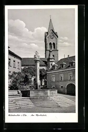 AK Helmbrechts /Ofr., Marktplatz mit Brunnen und Kirche