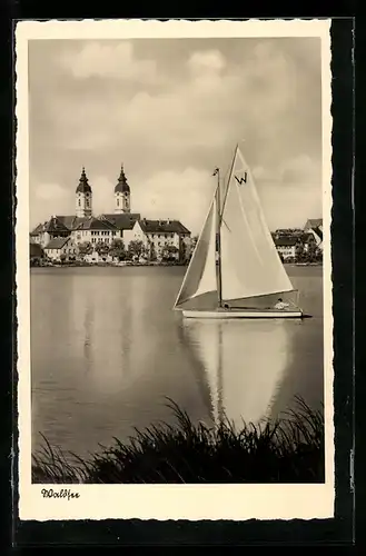 AK Waldsee, Ortsansicht mit Segelboot