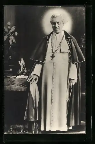 AK Papst Pius X. mit Heiligenschein und Kruzifix