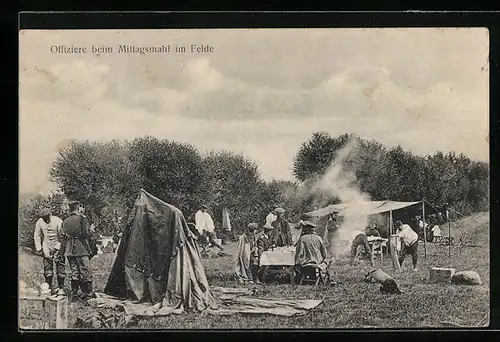 AK Offiziere beim Mittagsmahl im Felde
