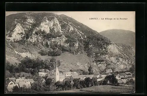 AK Lortet, Le Village et le Rocher