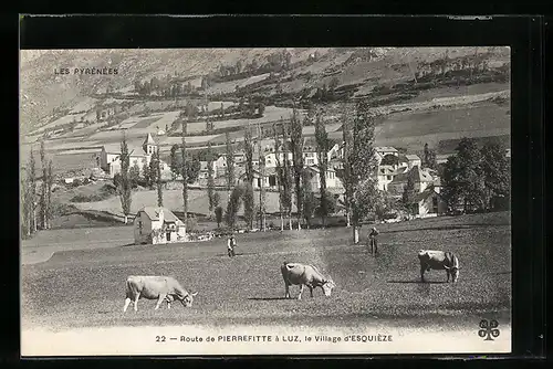 AK Esquièze, Le Village, Route de Pierrefitte à Luz