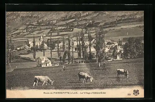AK Esquieze, Le Village, Route de Pierrefitte à Luz