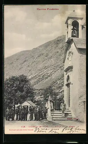 AK Héas, Chapelle, La Sortie de la Messe