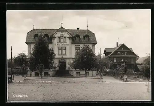 AK Oberkirch, Strassenpartie vor dem Schul-und Gemeindehaus