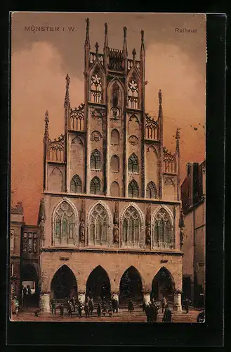 AK Münster i. W., Rathaus mit Passanten