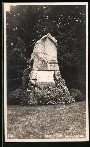 Fotografie unbekannter Fotograf, Ansicht Hradec Kralove - Königgrätz, Denkmal Mistru Jiraskovi 1922