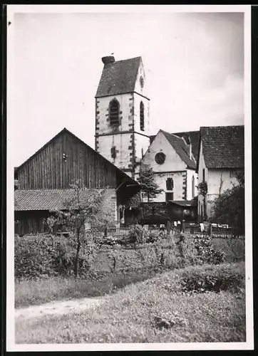 Fotografie unbekannter Fotograf, Ansicht Lörrach, Kirche im Ort