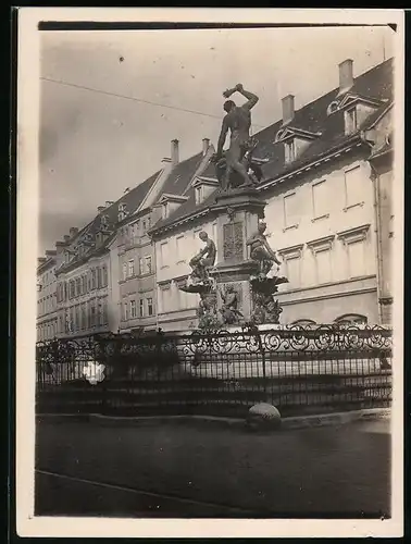 Fotografie unbekannter Fotograf, Ansicht Augsburg, Partie am Herkules-Brunnen