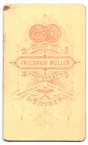 Fotografie Friedrich Müller, München, Offizier in Uniform mit Brille