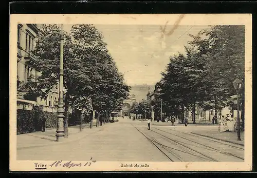 AK Trier, Bahnhofstrasse mit Strassenbahn