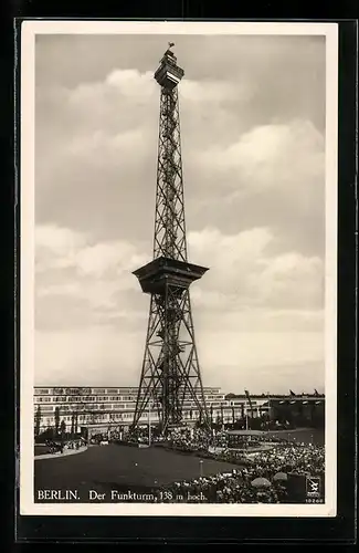 AK Berlin-Charlottenburg, Funkturm mit Menschenmenge