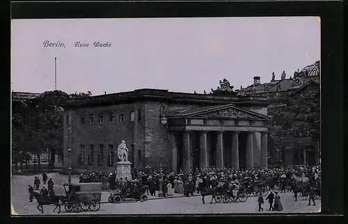 AK Berlin, Neue Wache mit Denkmal