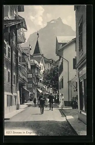 AK Engelberg, Leute in einer engen Strasse