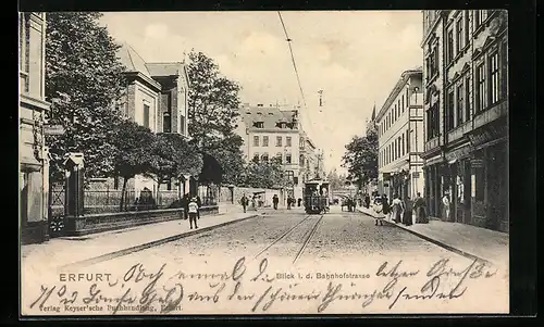 AK Erfurt, Bahnhofstrasse mit Geschäften und Strassenbahn