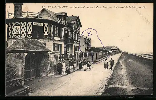 AK Ver-sur-Mer, Promenade au bord de la Mer