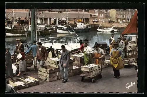 AK Port-en-Bessin, Criée aux Poissons