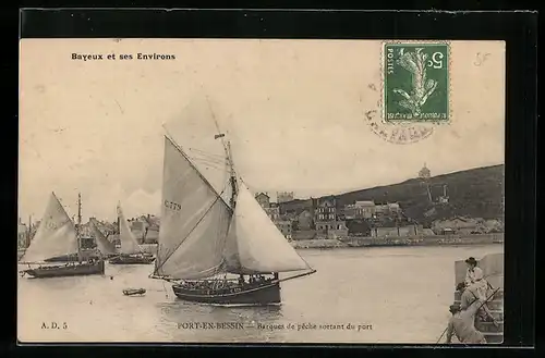 AK Port-en-Bessin, Barques de peche sortant du port