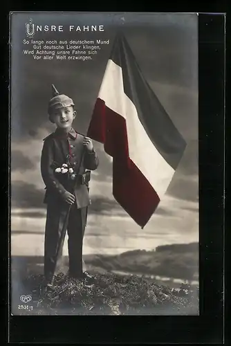 AK Unsre Fahne, Kind in Uniform mit Fahne