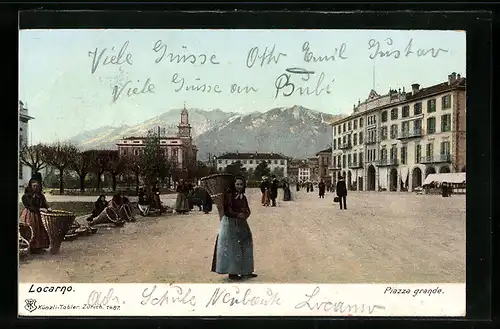 AK Locarno, Piazza Grande, Bäuerinnen mit Körben