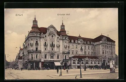 AK Erfurt, Hotel Erfurter Hof mit Strasse und Litfasssäule