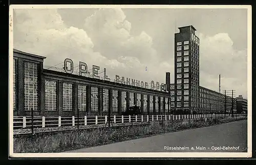 AK Rüsselsheim a. Main, Ansicht des Opel-Bahnhofs