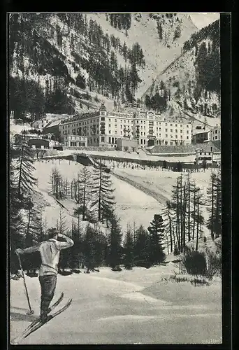 AK Pontresina, Hotel Pontresina im Winter, mit Skiläufer