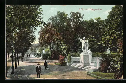 AK Berlin-Tiergarten, Passanten und Denkmal in der Siegesallee