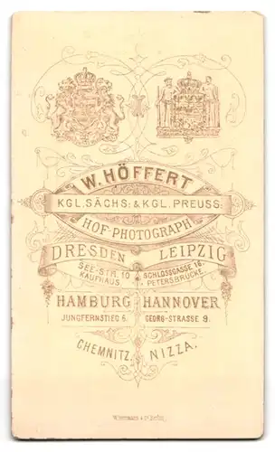 Fotografie W. Höffert, Dresden, See-Str. 10, Junger Herr im Anzug mit Krawatte