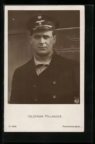 AK Schauspieler Valdemar Psilander in Uniform ernst blickend