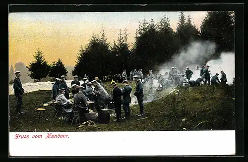 AK Gruss vom Manöver, Kaisermanöver, Soldaten beim Kochen