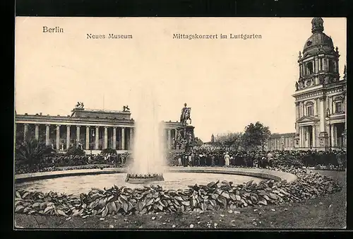 AK Berlin, Mittagskonzert im Lustgarten am Neuen Museum