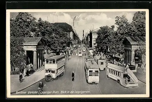 AK Berlin, Leipziger Platz, Berliner Verkehr, Blick in die Leipzigerstr. Radfahrer, Strassenbahn und Bus