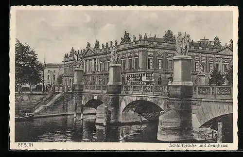 AK Berlin, Schlossbrücke und Zeughaus