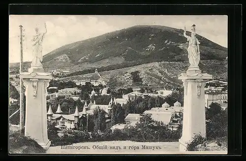 AK Pjatigorsk, Ortsansicht, Stelen mit Statuen