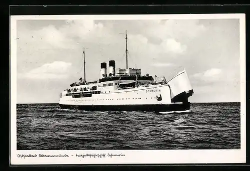 AK Warnemünde, Trajektfährschiff Schwerin öffnet die Bugklappe