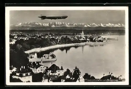 AK Friedrichshafen, Zeppelin mit Kirche über Hafen