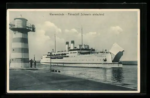 AK Warnemünde, Fährschiff Schwerin einlaufend