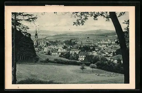 AK Trautenau, Ortsansicht vom Ortsrand aus