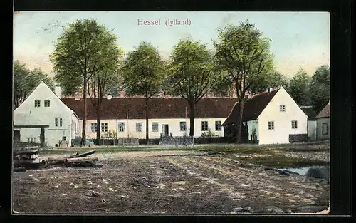 AK Hessel /Jylland, Bauernhof mit Nebengebäuden