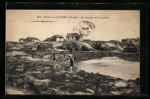 AK Sion-sur-l`Océan, Ses falaises et ses grottes