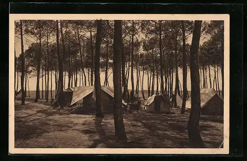 AK Sion-sur-L`Ocean, Un Campement en foret, Camping im Wald