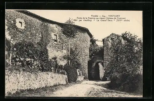 AK Vouvant, Porte de la Poterne au vieux Château de Vouvant