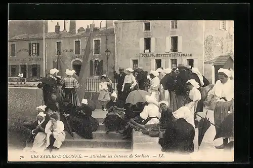 AK Les Sables D`Olonne, Attendant les Bateaux de Sardines