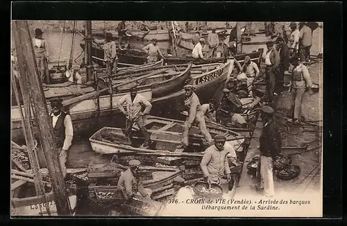 AK Croix-de Vie, Arrivee des barques, Debarquement de la Sardine