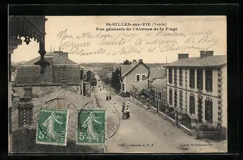 AK St-Gilles-sur-Vie, Vue generale de l`Avenue de la Plage