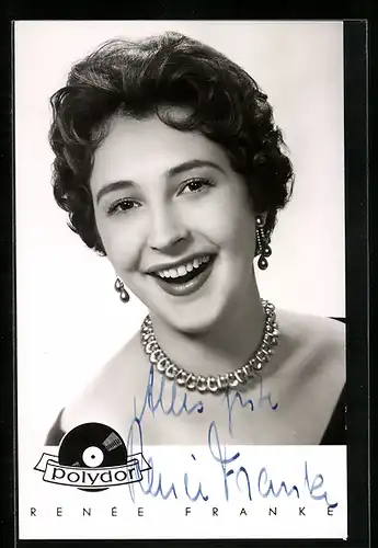 AK Musikerin Renée Franke in die Kamera lachend, Autograph