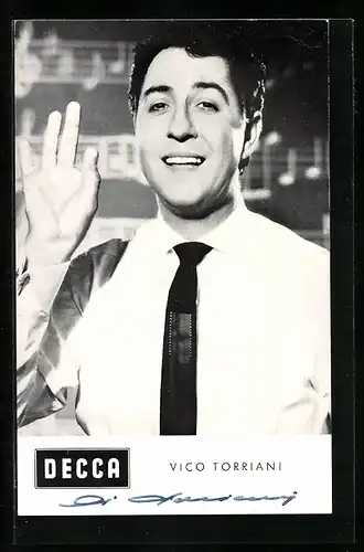 AK Musiker Vico Torriani singend im Hemd, Autograph