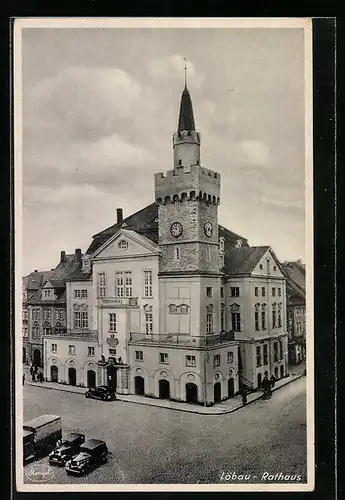 AK Löbau i. Sa., Automobile vor dem Rathaus