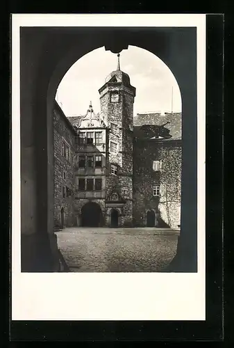 AK Burgscheidungen bei Laucha a. Unstrut, Blick auf den Burghof